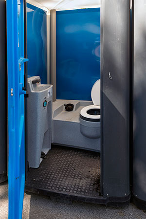 If Your Worksite Needs Portable Toilets, Come to Us